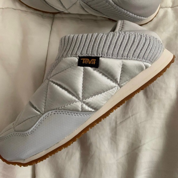 Teva Women's Reember Satinya Moccasin - Picture 8 of 11